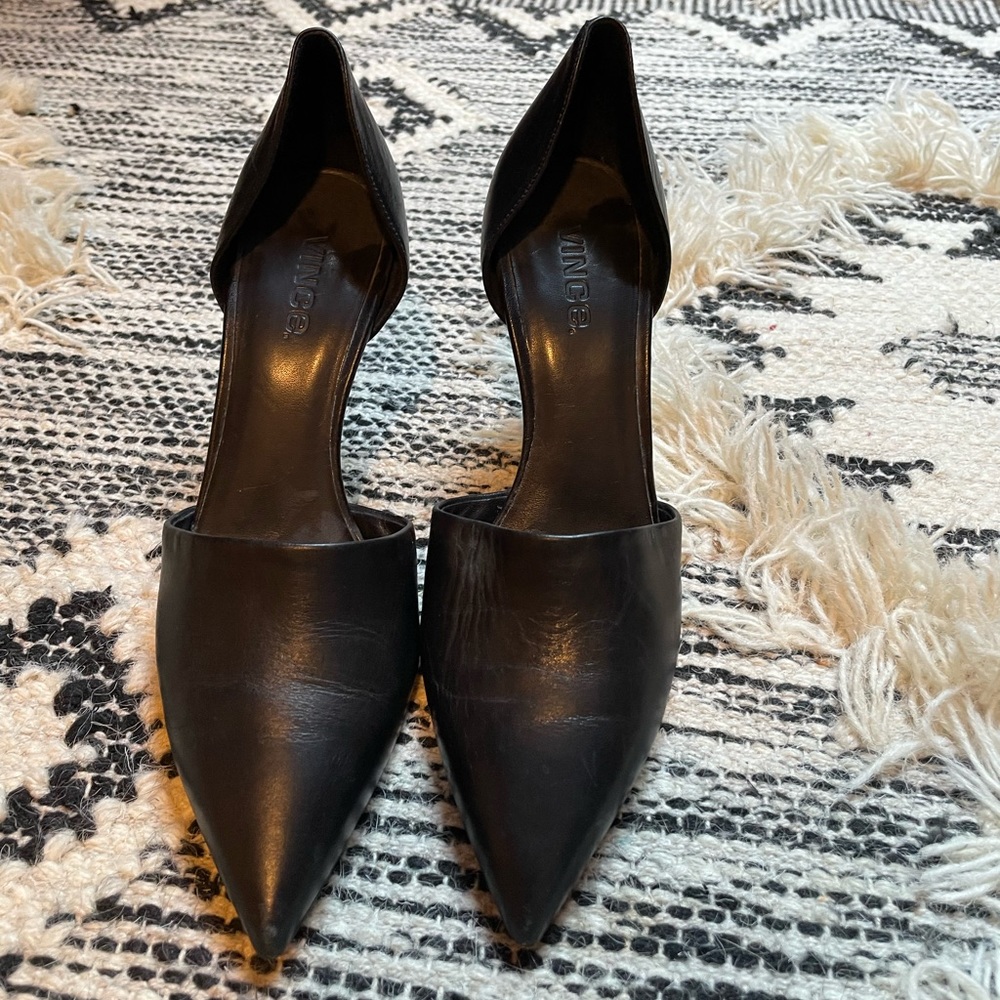 Vince women’s pointy pumps Worn only Once!